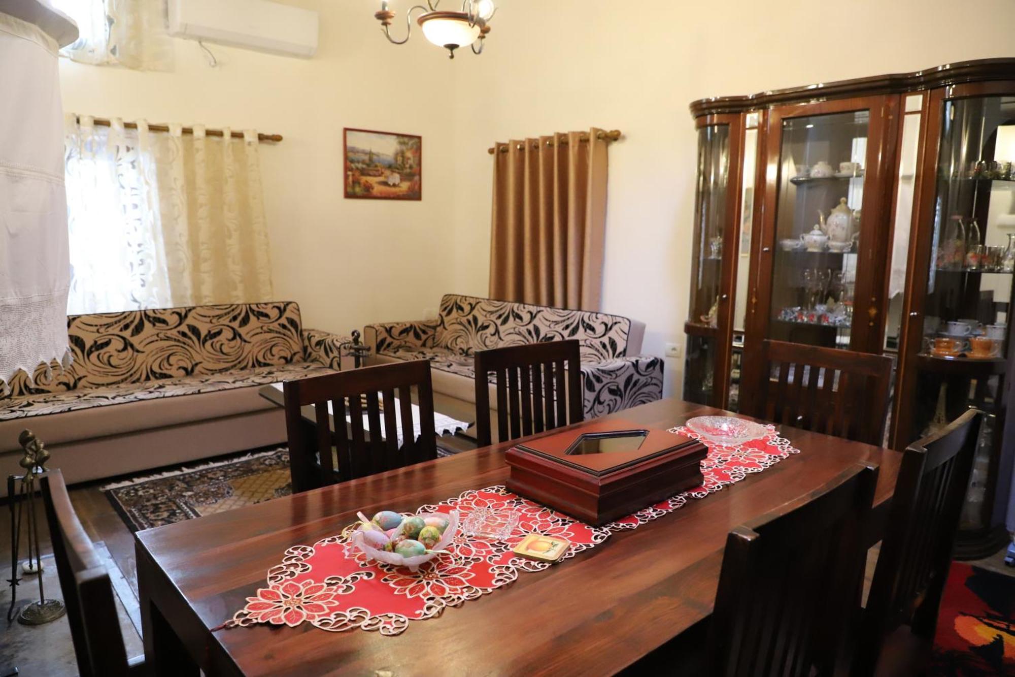 Maro'S Guesthouse Берат Экстерьер фото